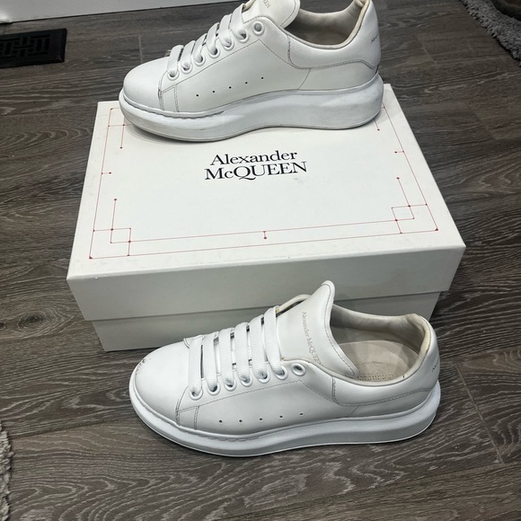 Alexander McQueen Shoes - Alexander McQueen sneakers